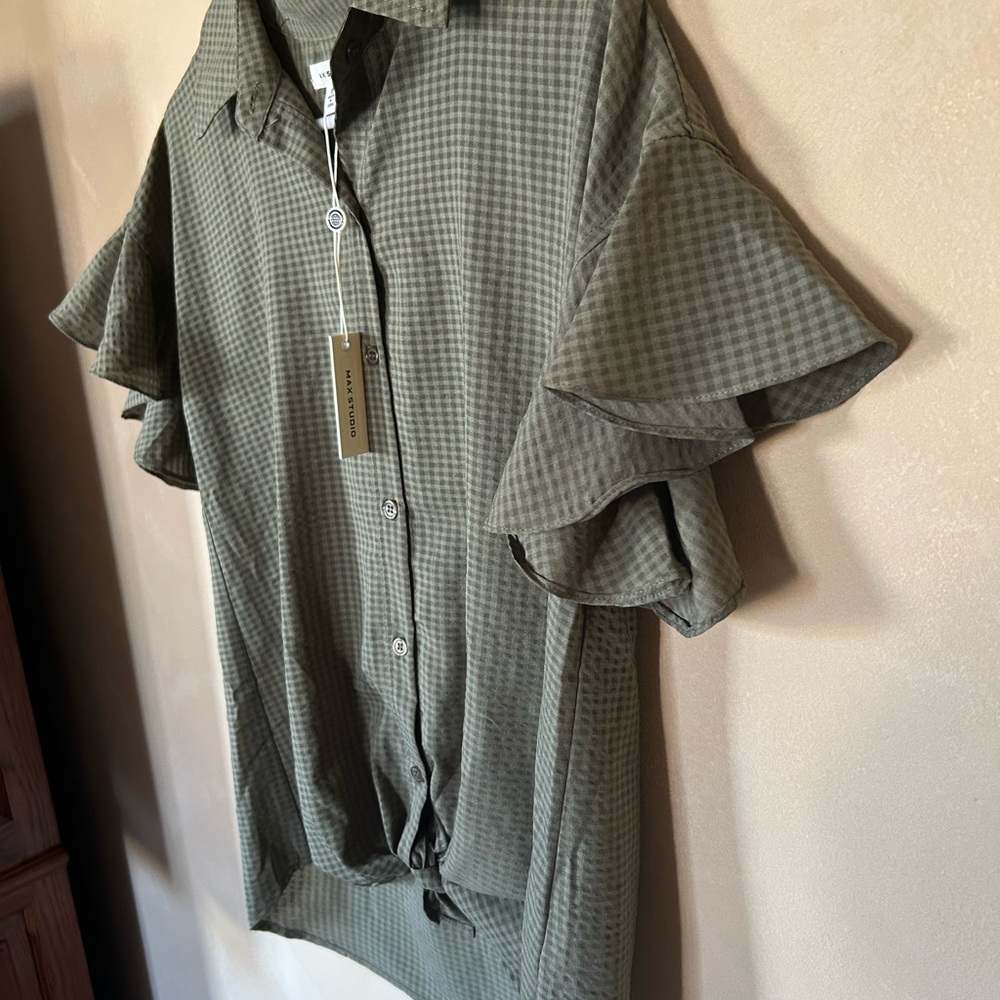 Max Studio Green Button Down Shirt with Ruffled Sleeves - Picture 5 of 8